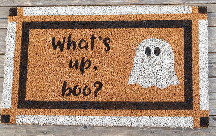 http://whiteoakandlinen.com/wp-content/uploads/2019/10/sanctuary-diy-halloween-doormat-2019_048_lowres-opt.jpg